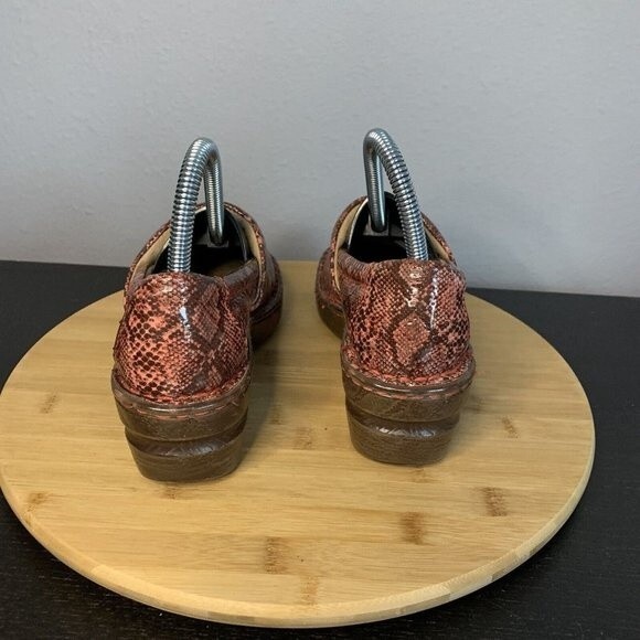 B.O.C. BY BORN WOMENS CLOGS SLIP ON SNAKESKIN PRINT CASUAL COMFORT SHOES SZ 6m - Picture 5 of 11